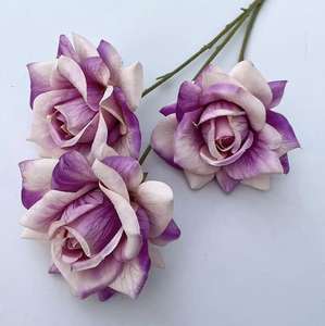 Tout nouveau design réaliste de rose en soie artificielle à 3 têtes fait à la main avec des veines pour le décor de la Saint-Valentin de mariage pour les paramètres de l'hôtel - Product Image 4