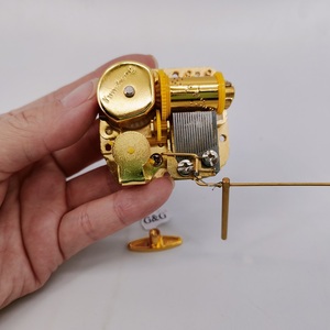 Meccanismo Dorato Yunsheng a 18 Note con Fermacorda, Meccanismo a Carica Manuale Dorato all'Ingrosso - Product Image 4