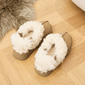 Pantoufles UGGS de haute qualité antidérapantes de luxe pour femmes Nouveau design avec doublure en cuir véritable et semelle intérieure en <span class=keywords><strong>fourrure</strong></span> pour l'hiver - Product Image 4