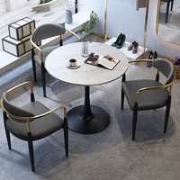 Chaise de salle à manger moderne de luxe léger pour hôtel, café, restaurant, avec accoudoirs, structure métallique et assise en cuir souple