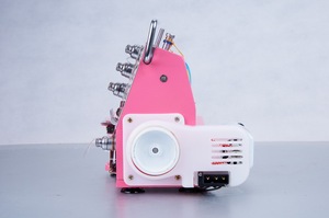 Mini machine à coudre surjeteuse domestique portable, point unique, pied entraîneur pour surjeter les articles tricotés, facile à utiliser - Product Image 5