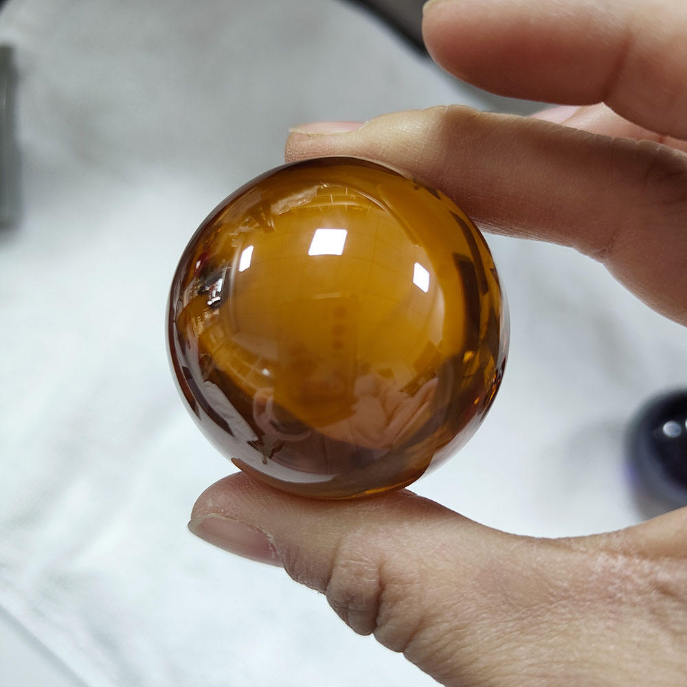 สีเหลือง