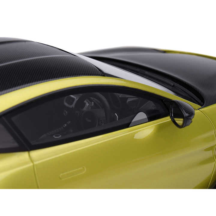 DCD 2022 Aston Martin V12 Vantage RHD หมวกคลุมรถสีดำสีเหลืองรถ1/18เกียร์ธรรมดาความเร็วสูงสุดพวงมาลัยขวา