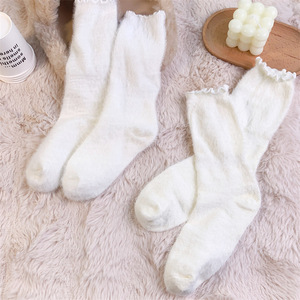Women Solid Color Ruffled Mink Fleece Slouch <b>Socks</b> Mid Calf <b>Thick</b> Soft Warm <b>Fluffy</b> Versatile White And Black - Product Image 2
