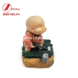 Wholesale Custom Handmade Resin Crafts Decoration Home Statues Young <strong>Monk</strong> Figurines - Product Image 3