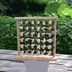 Carillon éolien en coquillages naturels avec cadre en bois, à poser sur table, pour la décoration de salles de classe de maternelle, vente en gros - Product Image 1