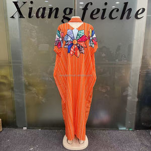 Vente directe usine Nouveauté 2026 Robe <span class=keywords><strong>Boubou</strong></span> Ankara ethnique ample et décontractée <span class=keywords><strong>à</strong></span> col en V, <span class=keywords><strong>à</strong></span> rayures et imprimé floral, pour vacances <span class=keywords><strong>à</strong></span> la plage africaines et soirées - Product Image 4