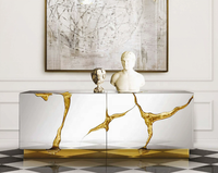 Meubles de buffet, tables, armoires de cuisine en acier inoxydable doré ou argenté, finition miroir, luxe moderne, pour villa.