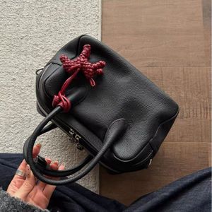 Sac à main bandoulière pour femme, grande capacité, sac à épaule simple et décontracté pour les trajets quotidiens, bleu Klein - Product Image 4