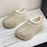 Sabots tendance hiver en EVA ondulé, doublés polaire, imperméables, à enfiler, plateforme, chaussures décontractées unisexe 36-45, chaudes et antidérapantes pour l'extérieur