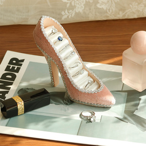 Présentoir à bijoux créatif en forme de <span class=keywords><strong>robe</strong></span> pour chaussures à talons hauts, boucles d'oreilles, colliers et bagues, organisateur de bijoux, cadeau - Product Image 2