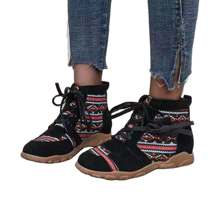 bottes lacets devant