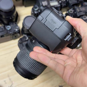 Cámara Digital <span class=keywords><strong>Nikon</strong></span> <span class=keywords><strong>D5300</strong></span> + Lente con Zoom VR de 18-105 mm, Diseño Compacto, Video Full HD para Principiantes y Fotografía al Aire Libre - Product Image 1