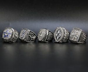 Anillo de Campeonato del Super Bowl de los <span class=keywords><strong>Dallas</strong></span> <span class=keywords><strong>Cowboys</strong></span> de la <span class=keywords><strong>NFL</strong></span> de Alta Calidad, Años 1971, 1977, 1992, 1993 y 1995, Juego de 5 Piezas - Product Image 4