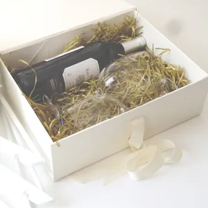 Faveur de mariage personnalisé pliable blanc boîtes en papier de luxe emballage demoiselle d'honneur proposition fermeture magnétique boîte-cadeau avec ruban