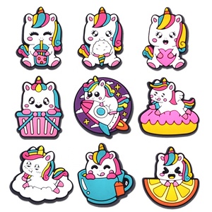 Pink <span class=keywords><strong>Karol</strong></span> <span class=keywords><strong>G</strong></span> Flag in Bulk <span class=keywords><strong>Live</strong></span> House <span class=keywords><strong>Karol</strong></span> <span class=keywords><strong>G</strong></span> Pink Hair Charms para zuecos - Product Image 5