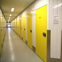 Unité de stockage commercial de bonne qualité avec garantie de qualité, en promotion à prix abordable