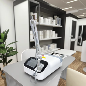 Máquina láser Co2 fraccional 2025 Co2 Fraccional rejuvenecimiento de la piel Co2 láser fraccional 70W potencia 600nm máquina de belleza láser - Product Image 1