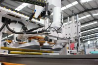 Máquina Router CNC ATC 1325 M8 con Control Syntec, Motor de Husillo de 9KW y Soporte de Rodamientos para Corte de Tableros de Muebles en Tamaños Personalizados