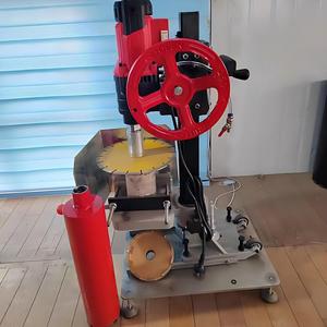 Machine de broyage de béton cylindrique pour échantillons solides / spécimens de béton à usage en laboratoire - Product Image 5