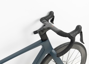 จักรยานเสือหมอบ TWITTER รุ่นใหม่ล่าสุด R18 โครงคาร์บอนเต็มคัน พร้อมล้อ WheelTop TX-24S ระบบเบรกดิสก์ไฟฟ้าไร้สาย - Product Image 3