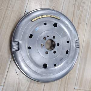 Pièces automobiles DSG 0AM <span class=keywords><strong>Kit</strong></span> d'<span class=keywords><strong>embrayage</strong></span> à double disque de <span class=keywords><strong>volant</strong></span> 0AM198142L 0AM141017CP 0AM198140B 602000100 Modèle pour voiture - Product Image 3