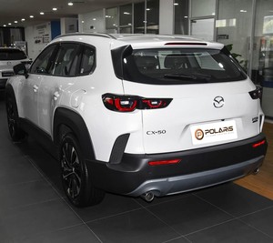 MAZDA CX-50 2.5L HEV AWD Premium 2023 Fabriqué en Chine, véhicule hybride haut de gamme, sièges avant et arrière chauffants en cuir pleine fleur - Product Image 4