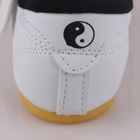 Chaussures de taekwondo Qutengtaekwondo légères, haute résilience, durables, à tige haute, unisexes, pour l'entraînement aux arts martiaux.