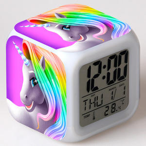 Ébauches de sublimation professionnelles Logo personnalisé Cube en plastique LED changement de couleur réveil numérique enfants dessin animé motif horloge - Product Image 2