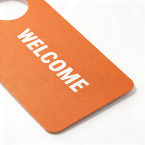 Étiquettes promotionnelles personnalisées en papier couché imprimé couleur pour bagages, étiquettes de porte, étiquettes de signalisation pour hôtels, caves à vin et panneaux « Ne pas déranger » - Product Image 2