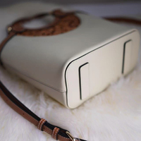 Sacs à main en cuir véritable faits à la main avec fermeture éclair et broderie - Logo personnalisé, sacs à main de luxe portables pour femmes, collection prête pour l'hiver 2025
