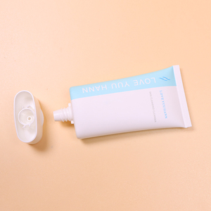 Tubo de protección solar cosmético con punta de boquilla larga y tapón de rosca de fórmula Tubo cuadrado plano de plástico de impresión offset - Product Image 4