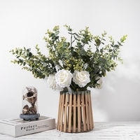 DY1-2300 Fleurs Artificielles Soie Roses Eucalyptus Bouquet Faux Arrangement De Fleurs Pièce Maîtresse pour La Maison Et La Ferme Décor