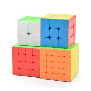 Ensemble de 4 cubes Rubils Speed 2x2 3x3 4X4 5X5 Magic Cube pour l'exercice des mains et l'entraînement cérébral Magic Cube