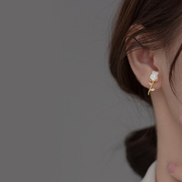 Anting-anting bunga hati cinta kerang kristal isi emas Gratis anting-anting kancing bunga Tulip perak murni S925