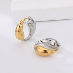 Juego de Joyería de Acero Inoxidable de Alta Calidad para Mujer, Aretes de Aro Chapados en Oro de Moda, Diseño Elegante, Personalizable para Fiestas - Product Image 5