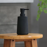 Ensemble de salle de bain moderne et écologique en plastique, 6 pièces, avec distributeurs de désinfectant pour les mains, de shampoing et de savon, à fixer au mur, couleur personnalisée