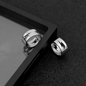 Simple Niche Design Stainless Steel Geometric Lightning Shaped Ring Hollowed Out Personalized Unisex's Rings Wholesale Jewelry - Product Image 1