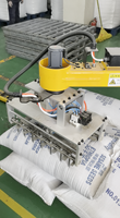 Désengaucheteuse 4 axes pour résine époxy, bras robotisé, robot industriel, 25-120 kg/sac, 100 sacs/h, collecte automatique des déchets, trémie en acier inoxydable