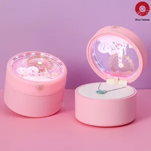 Hộp đựng trang sức hình tròn bằng đèn LED sáng tạo, có cát lấp lánh, in logo tùy chỉnh, lấy cảm hứng từ vòng đu quay - Product Image 3