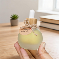 Bouteilles de soins de la peau cosmétiques en verre givré avec pompe Pp buse adaptée salle de bain vanité commode étagère compte-gouttes bouteille