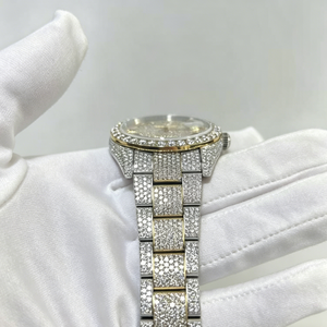 Montre de luxe pour homme en acier inoxydable, entièrement sertie de moissanite VVS de haute qualité, mécanique, vente en gros, personnalisable pour les grandes quantités - Product Image 1