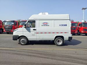 Camión Refrigerado <span class=keywords><strong>Iveco</strong></span>, un Vehículo Especial para el Transporte de Mariscos, Helados y Frutas en Ciudades - Product Image 4