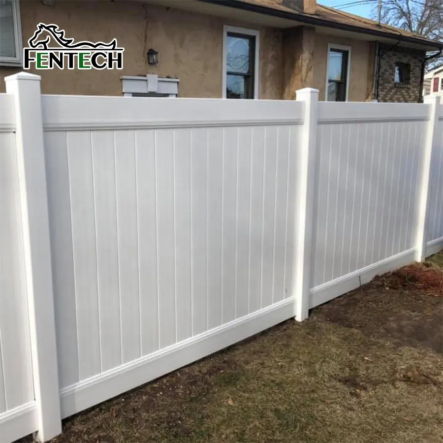 Chất Lượng Cao Fentech Sử Dụng Rộng Rãi Hàng Rào Nhân Tạo PVC Tường, Vinyl Bảo Mật Hàng Rào Panels Gates