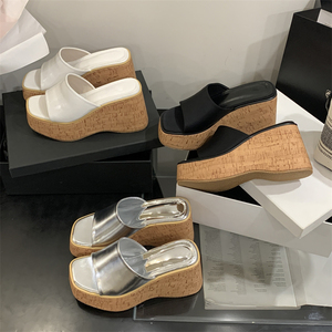 2025 Summer Beach Outdoor <b>White</b> Wooden Soft Sandals High <b>Heel</b> for Slippers with Thick Bottom Fashion Trend Anti-Slippery - Product Image 2