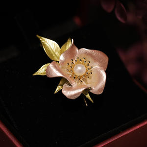 XILIANGFEIZI Tatlı Su İncisi pembe Kamelya Broş Bakır Zirkon Mineli Çiçekler Takı Düğün Partisi Hediyesi İndirimli Satış - Product Image 4