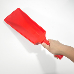 Peng Gong Plastic Boat Ladle 1506-9 Thickened Aquaculture Feeding Spatula For Water Splashing And Feed Spreading - Product Image 1