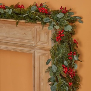 Guirlandes de Noël, aiguilles de pin, baies d'eucalyptus, 170 cm, décoration de la maison - Product Image 1