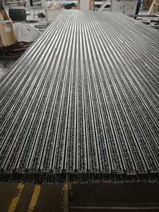 Tapis d'entrée en aluminium sur mesure moderne, à motif rayé, avec cadre en caoutchouc - Product Image 5