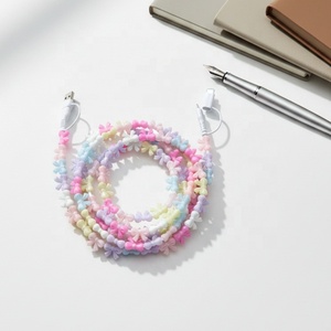 Chargeur de téléphone Type-C créatif DIY avec perles en forme de cœur, d'étoile et de nœud, coloré, en matériaux PVC/ABS/TPE pour ordinateur et téléphone portable - Product Image 1